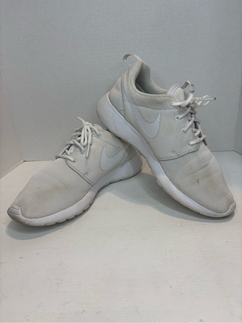 Nike Roshe Run White Sneakers US Women’s 7.5